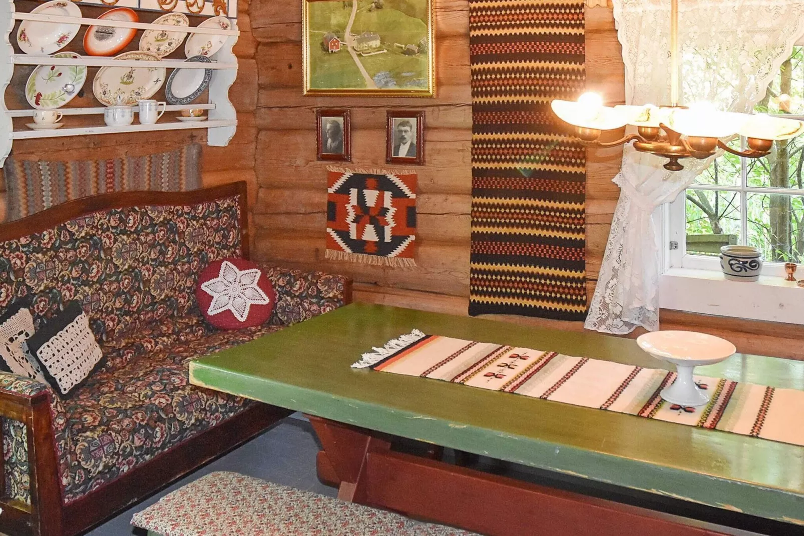 Vintage Charm by the Sea-By Traum-Indoor