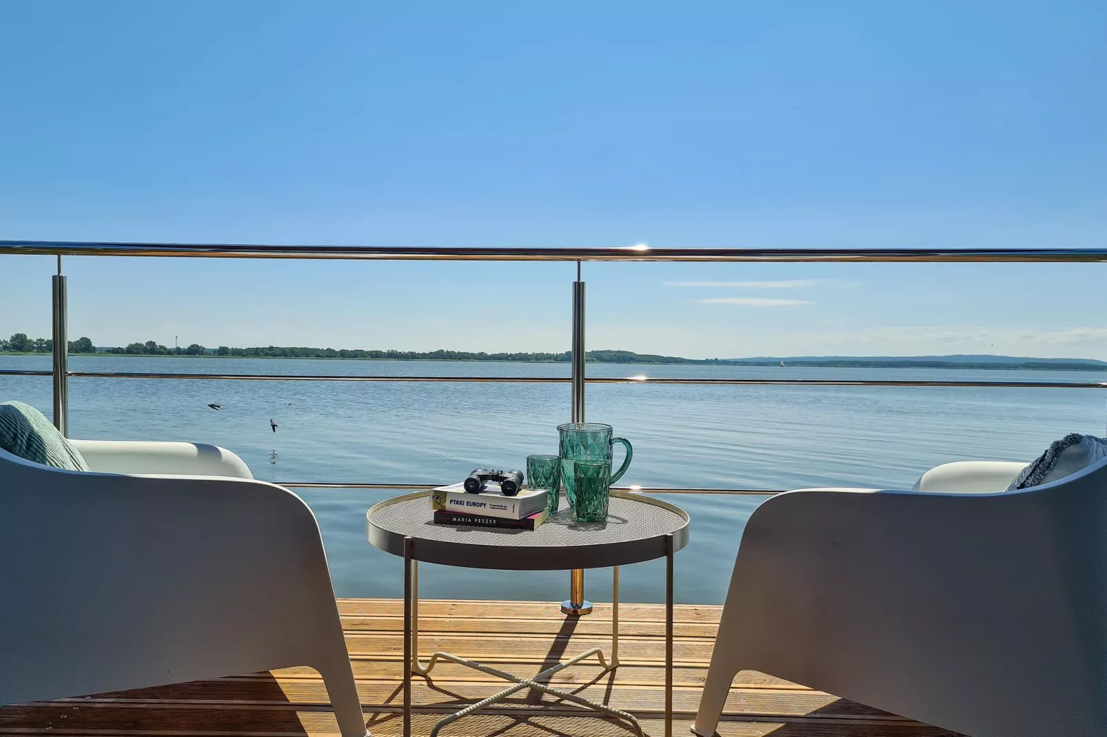 Domek na wodzie dla 4 osób-Terrace balcony