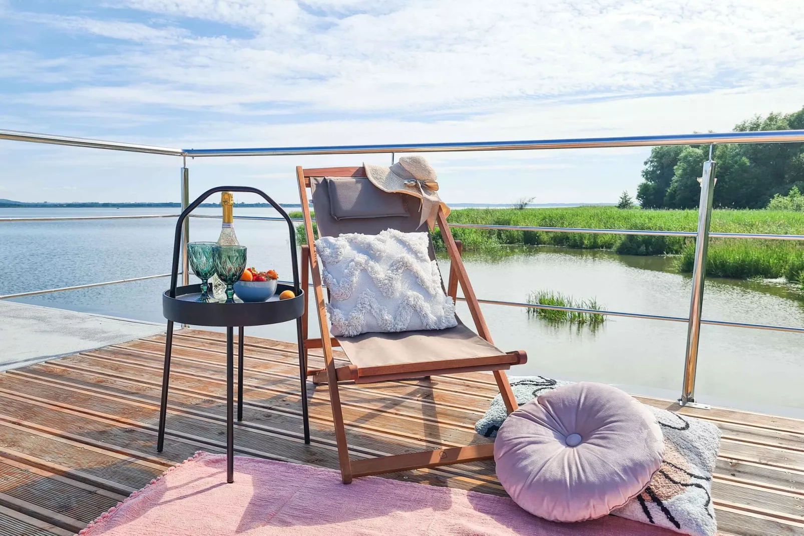 Domek na wodzie dla 4 osób-Terrace balcony