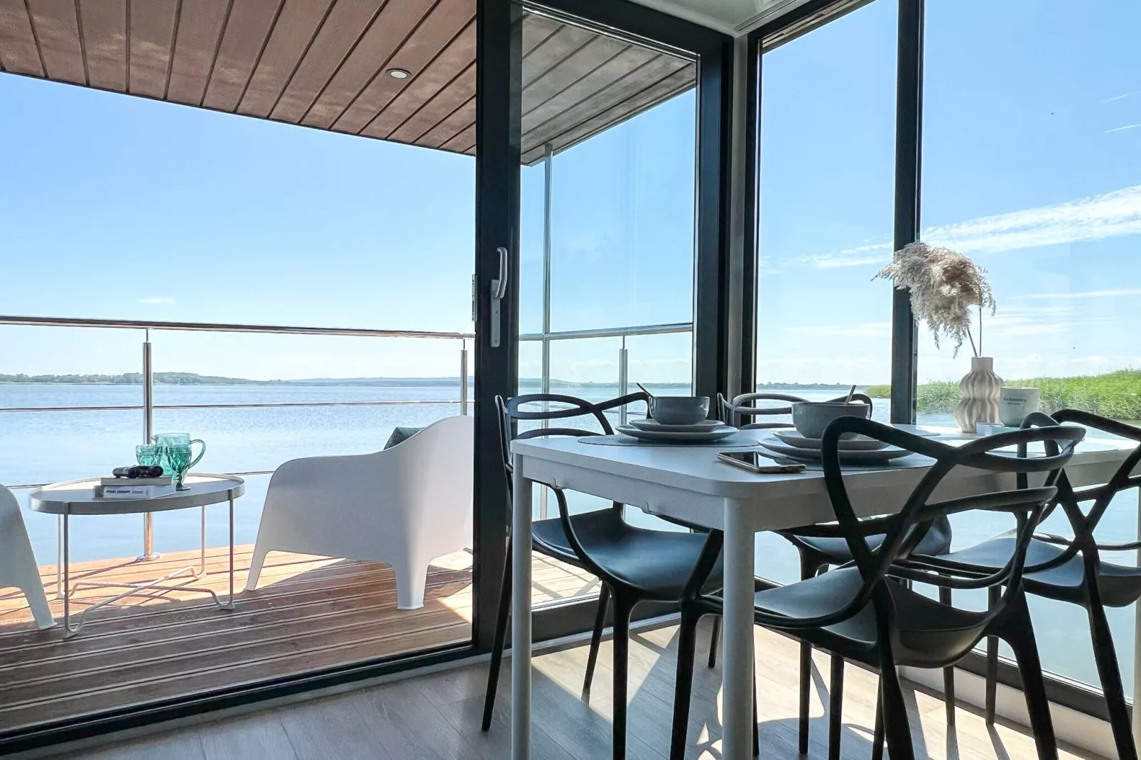 Domek na wodzie dla 6 osób-Terrace balcony