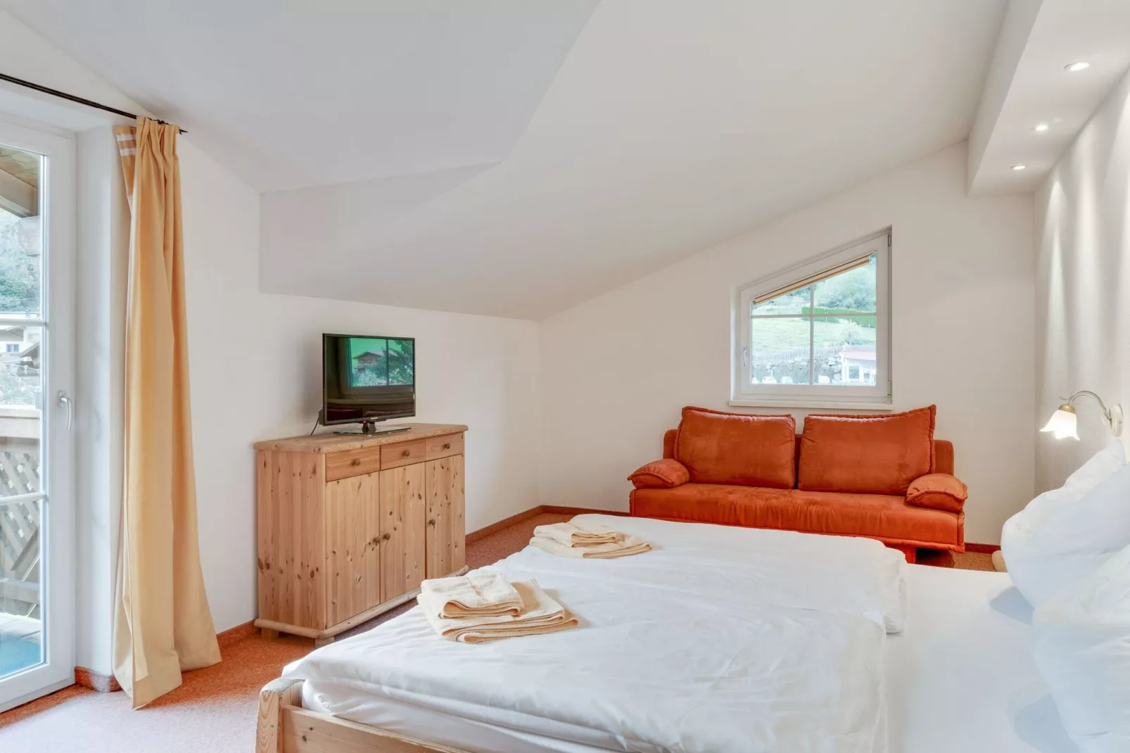Brigitte-Bedroom