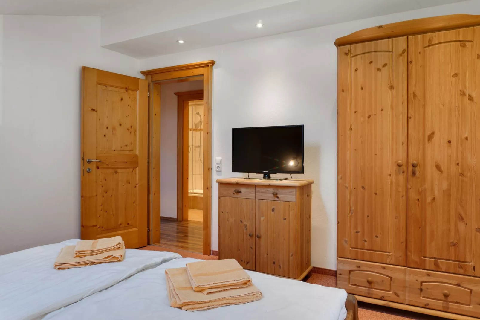 Brigitte-Bedroom