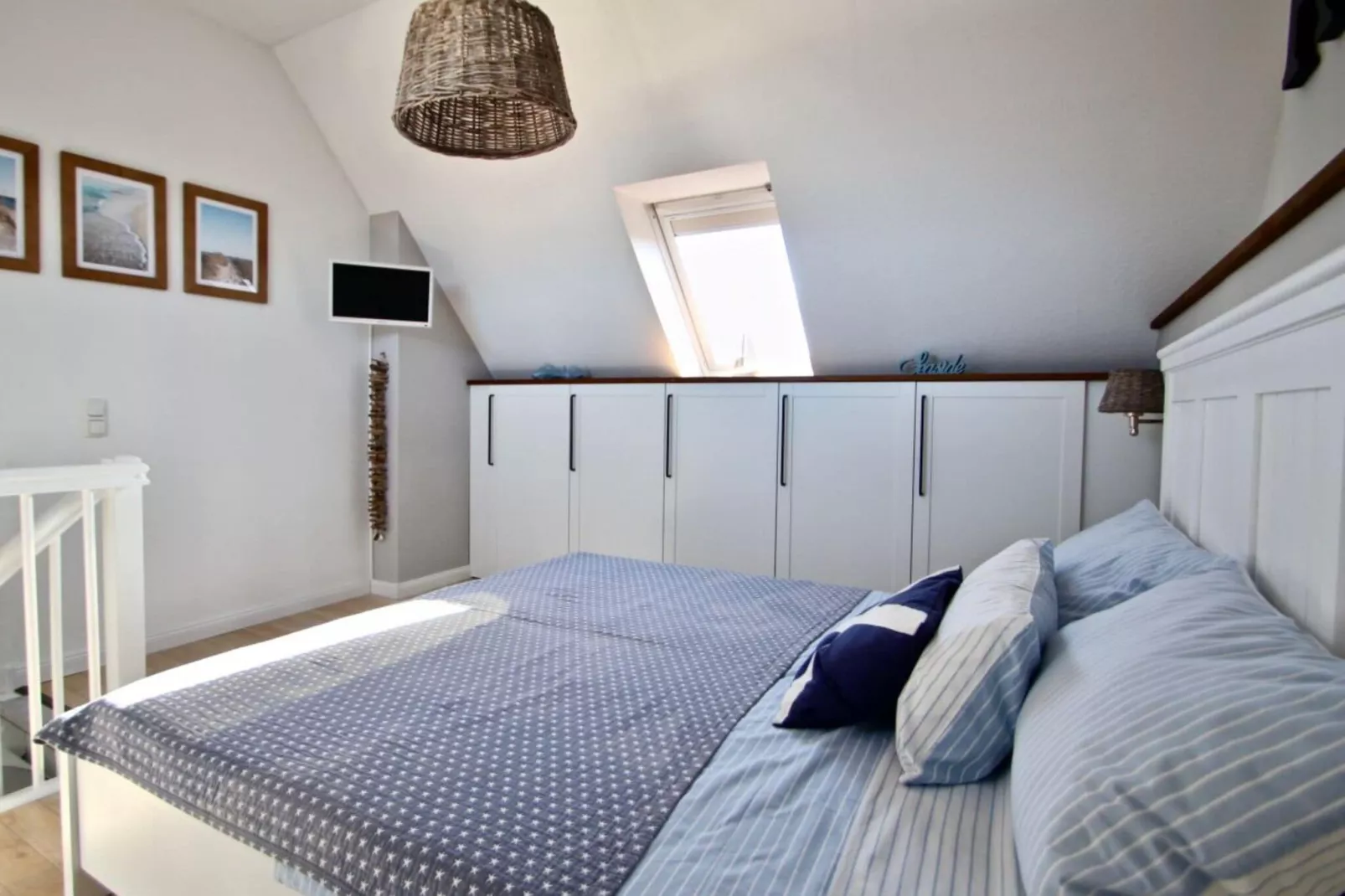 162695-Bedroom