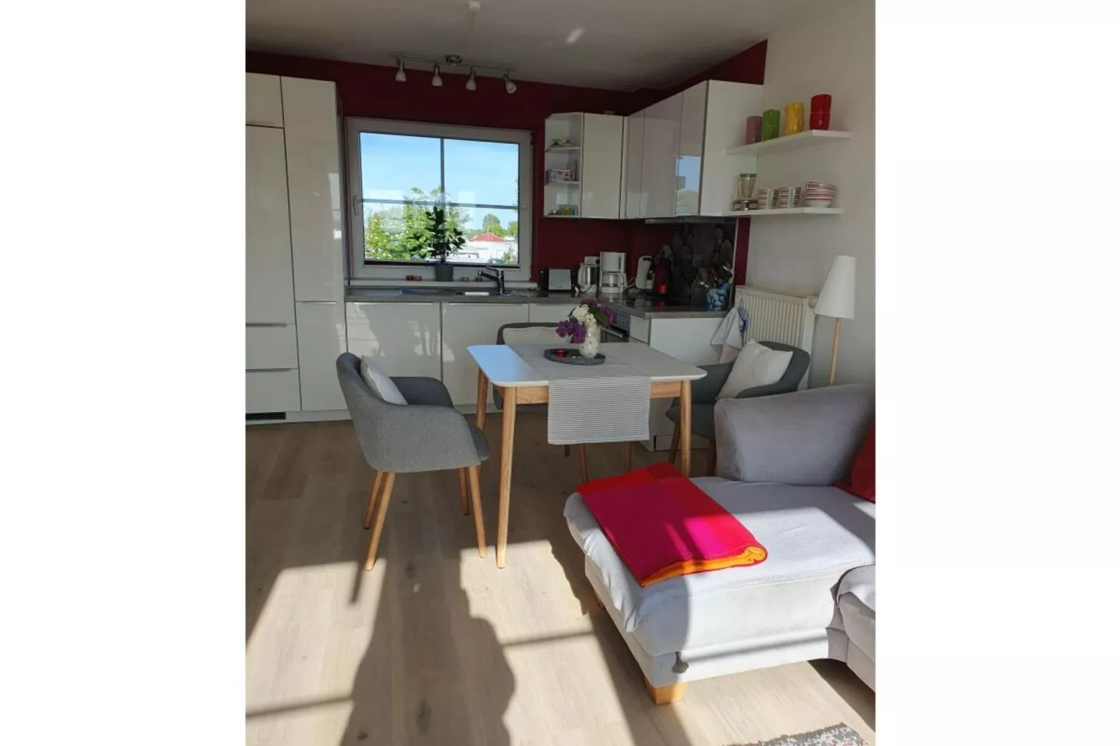 20202-Dining room
