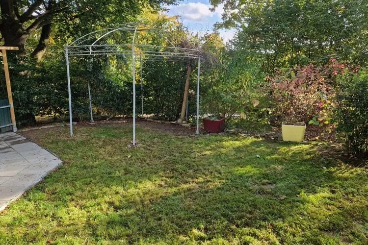 Untere Ferienwohnung-Gardens summer