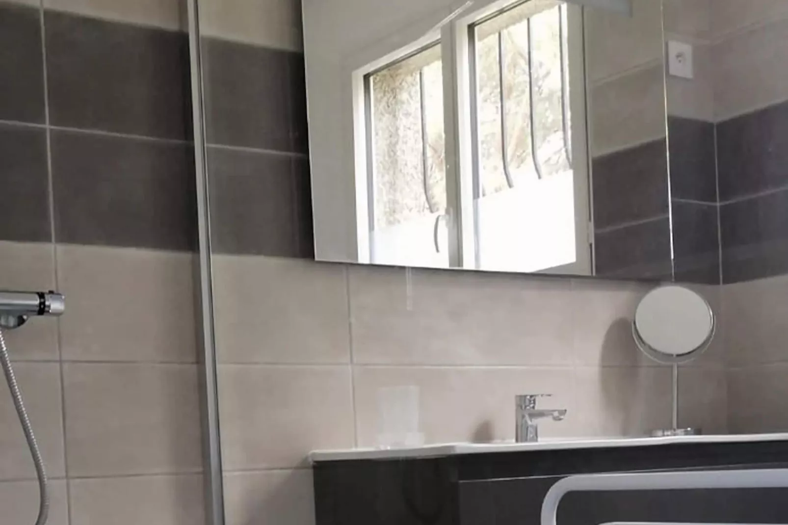 L'Oustal de Vieussan-Bathroom