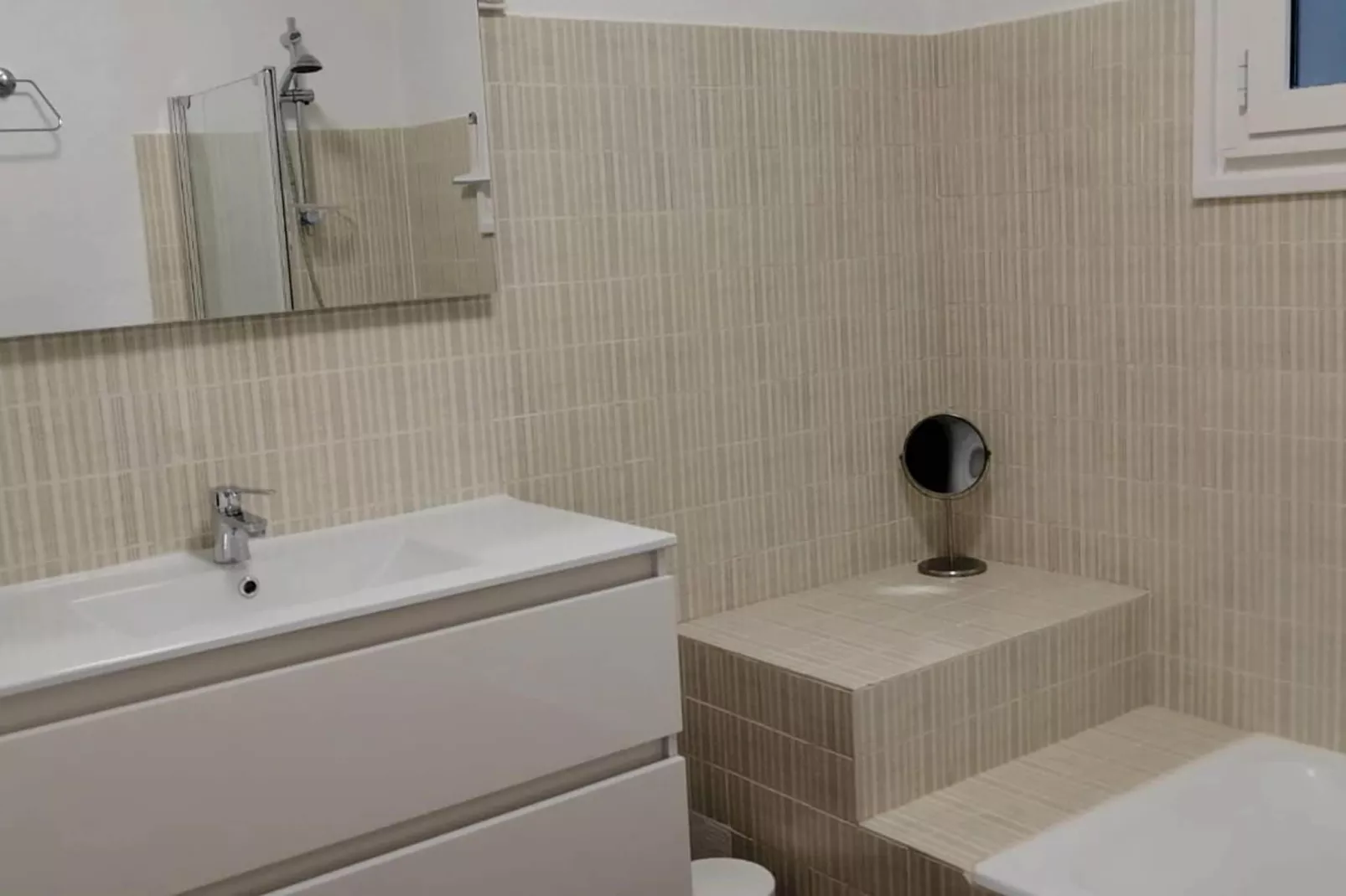 L'Oustal de Vieussan-Bathroom