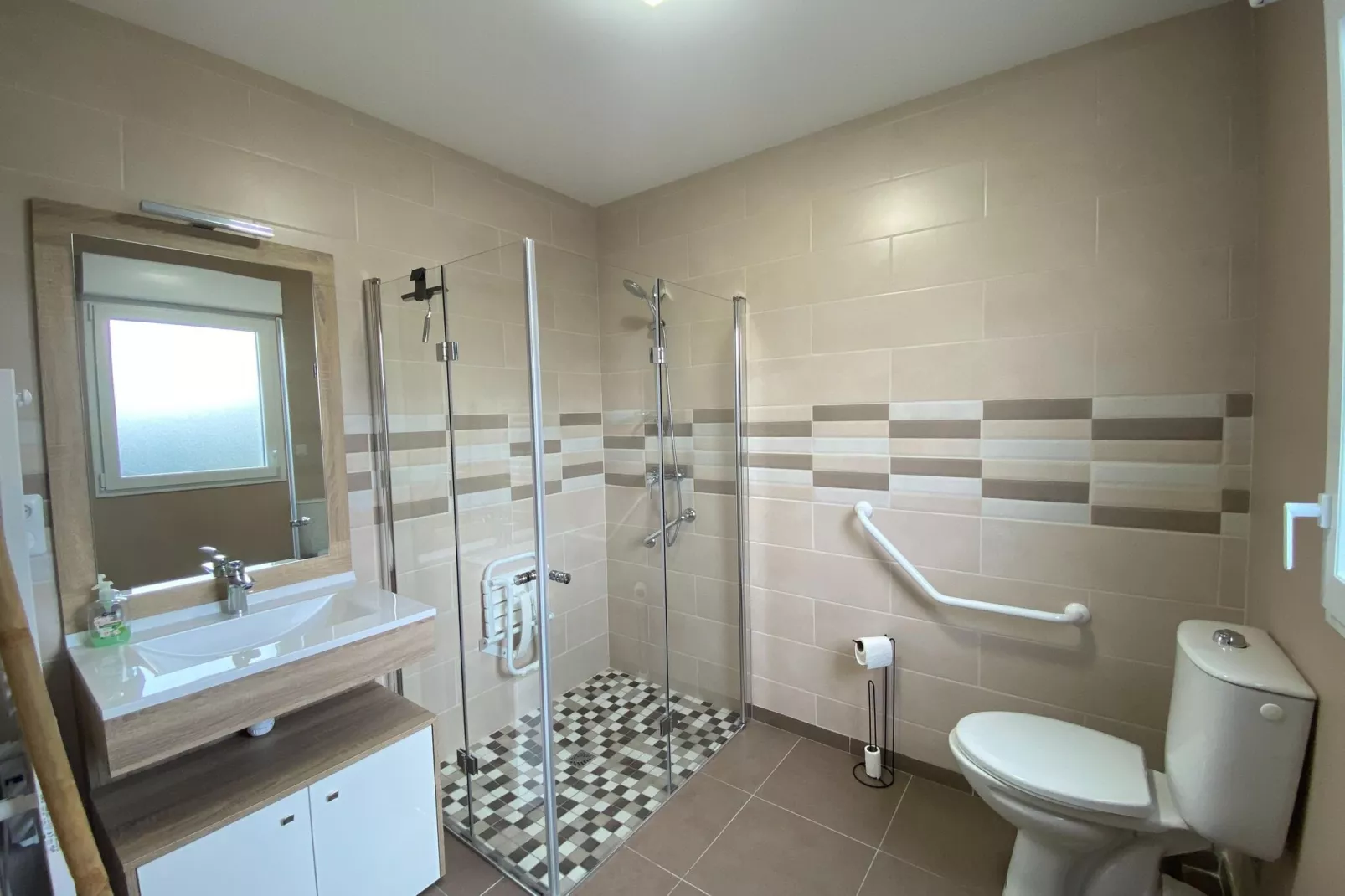 Holiday home in Gouville sur Mer-Bathroom