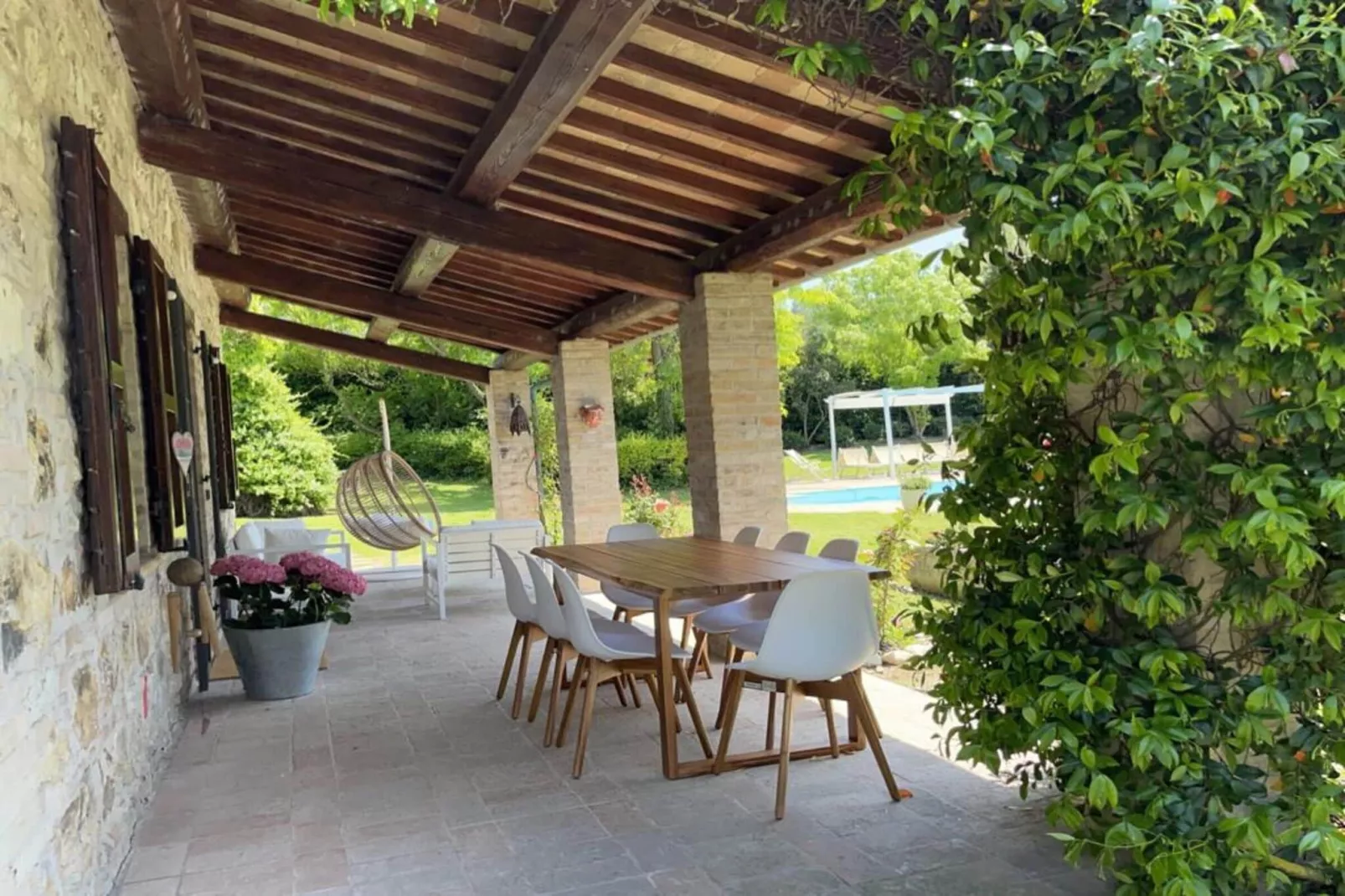 Camelle-Terrace balcony
