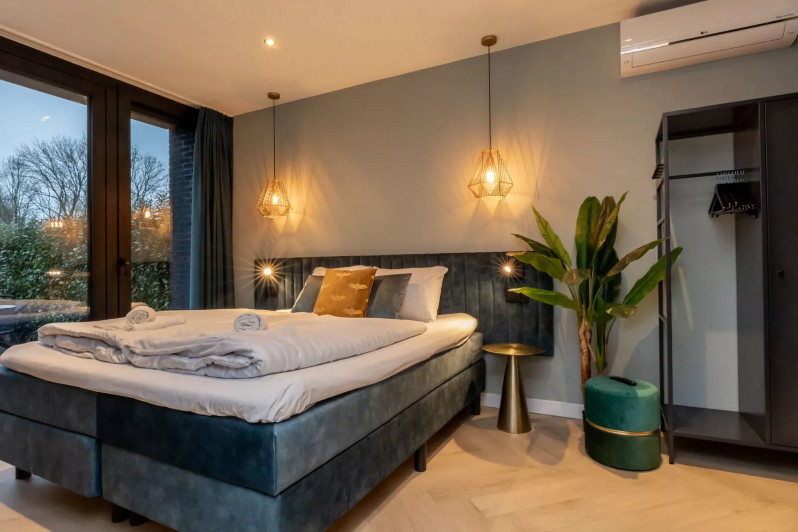 Vakantiewoning ZEEBRIES-Bedroom
