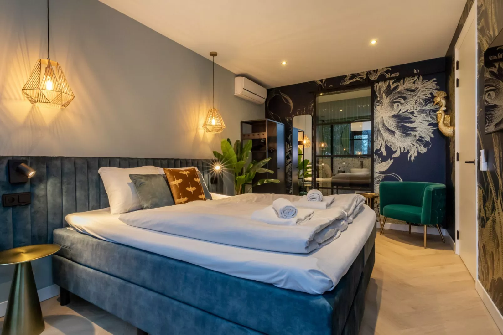 Vakantiewoning ZEEBRIES-Bedroom