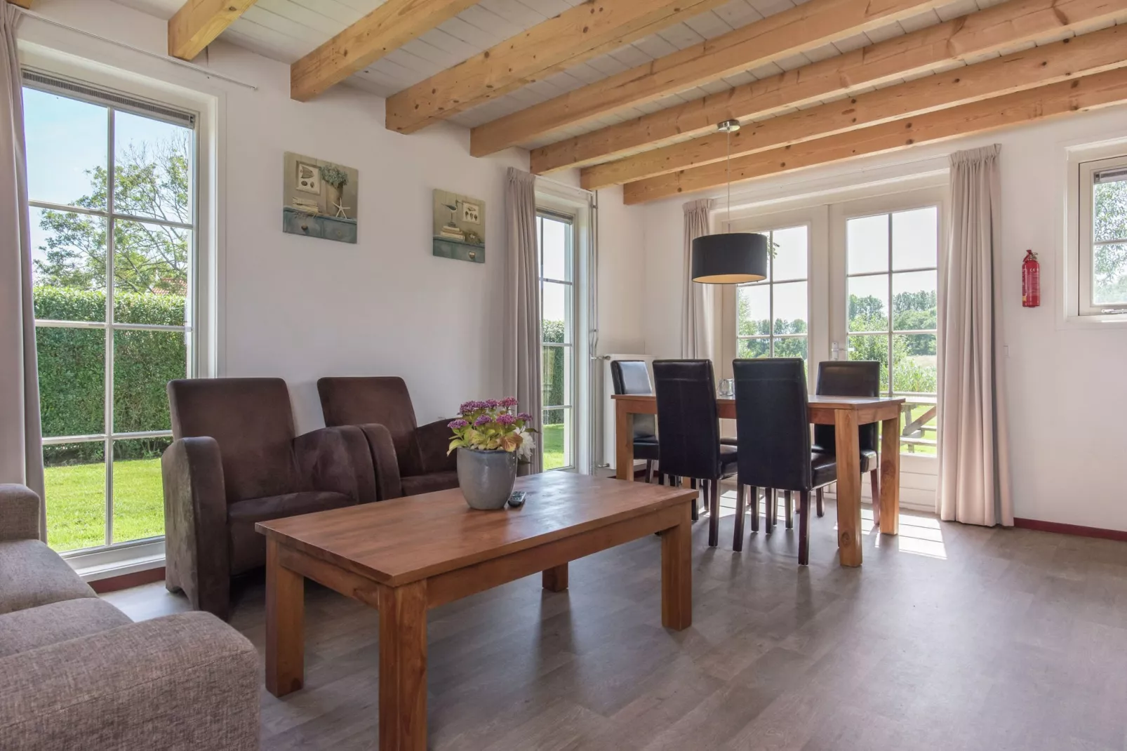 Recreatiepark de Stelhoeve 3-Living room