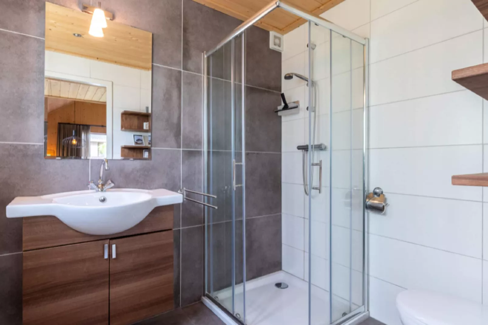 Vakantiepark De Rimboe & De Woeste Hoogte 18-Bathroom