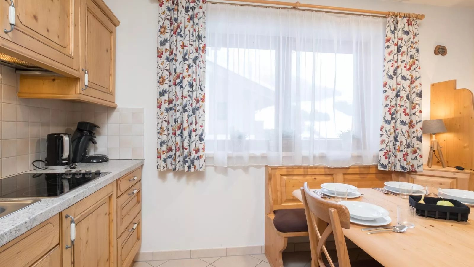 Panoramablick Ski in - Ski out-Kitchen