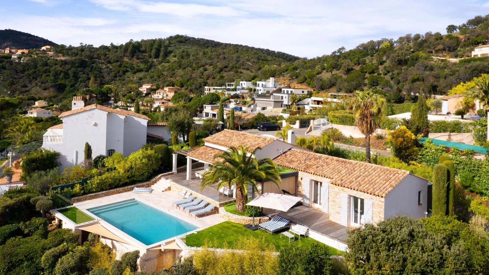 Cocotiers-Exterior summer