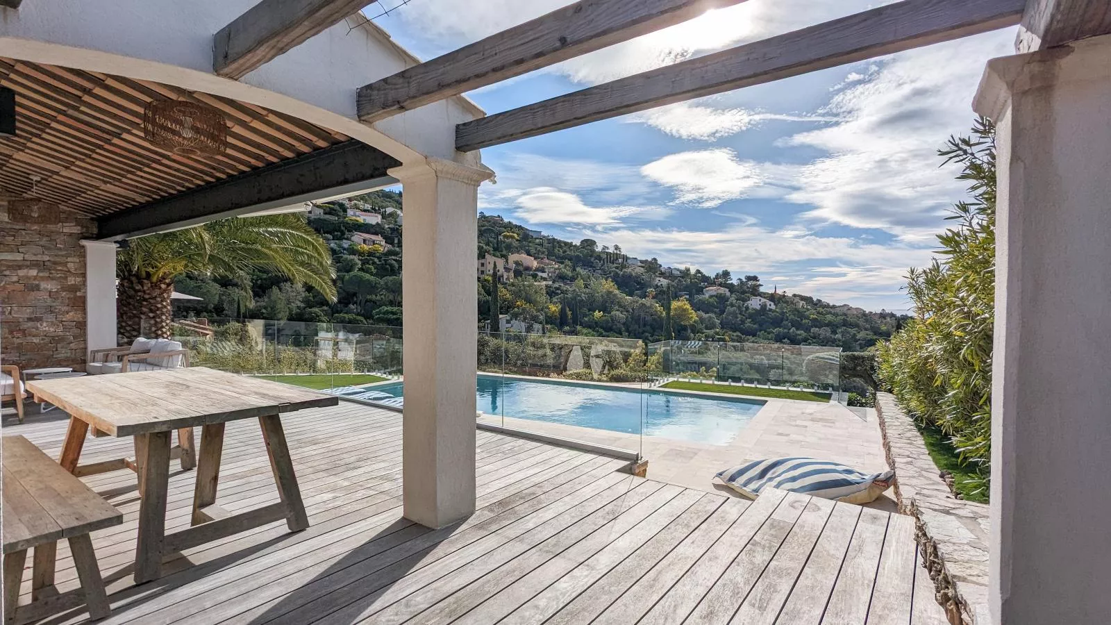 Cocotiers-Terrace balcony