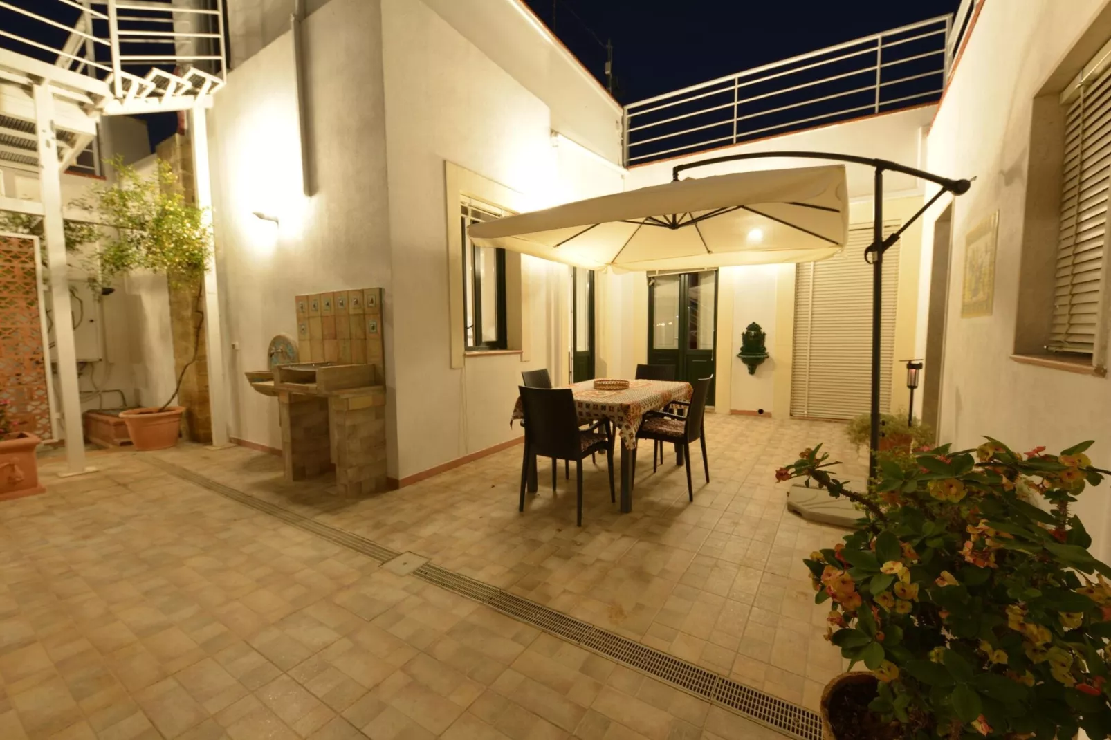 Casa Bianca Einzelhaus fuer 8 Personen  mit Privatpool-Balcon-terrasse