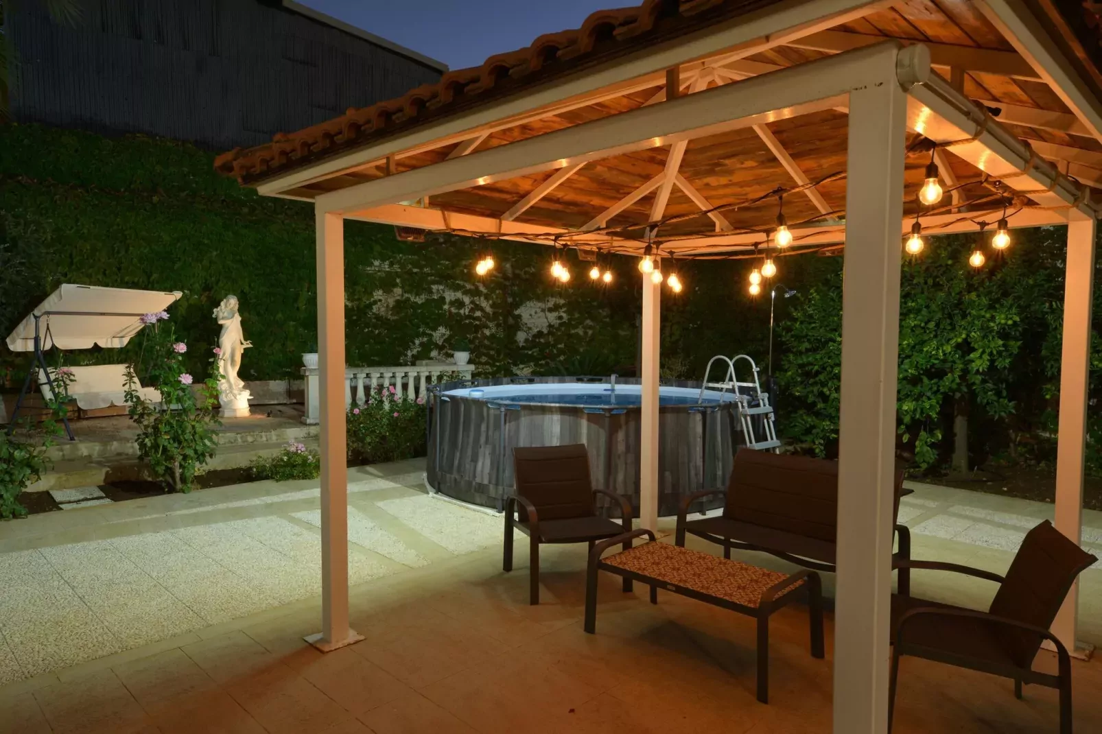 Casa Bianca Einzelhaus fuer 8 Personen  mit Privatpool-Jardin d'été