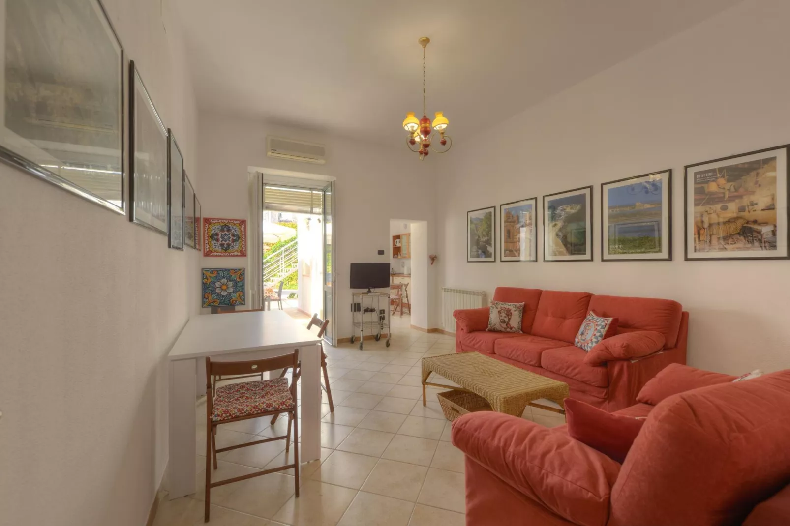 Casa Bianca Einzelhaus fuer 6 Pers mit Privatpool-Wohnzimmer