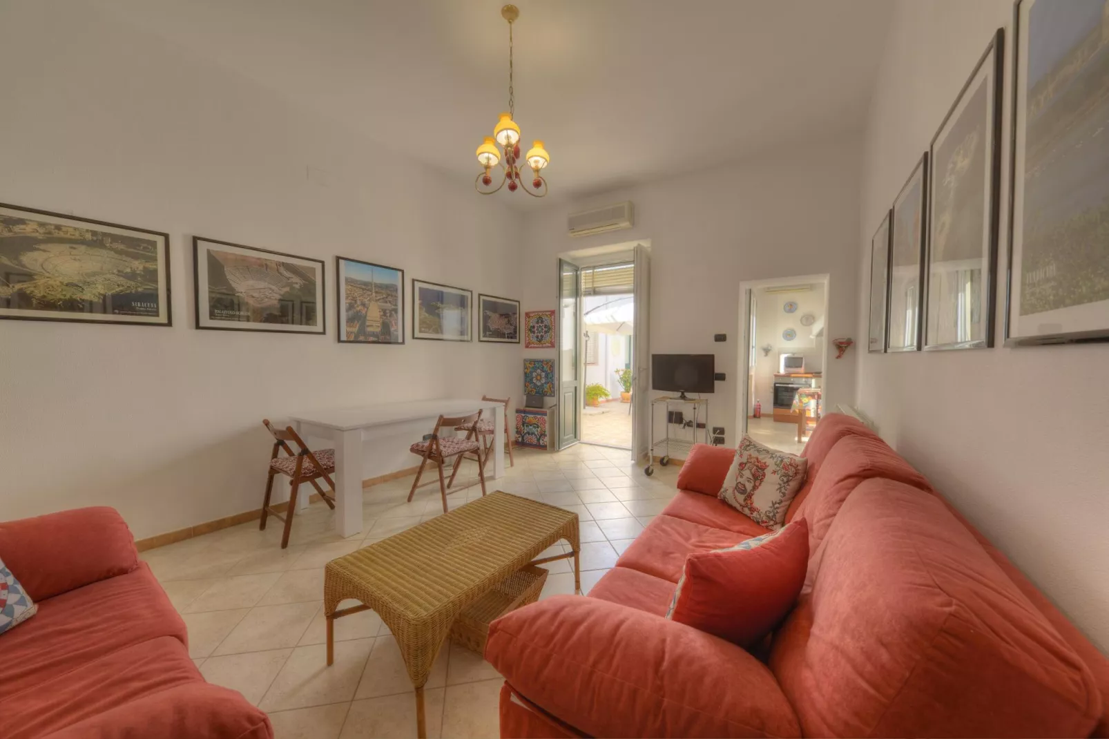 Casa Bianca Einzelhaus fuer 6 Pers mit Privatpool-Wohnzimmer