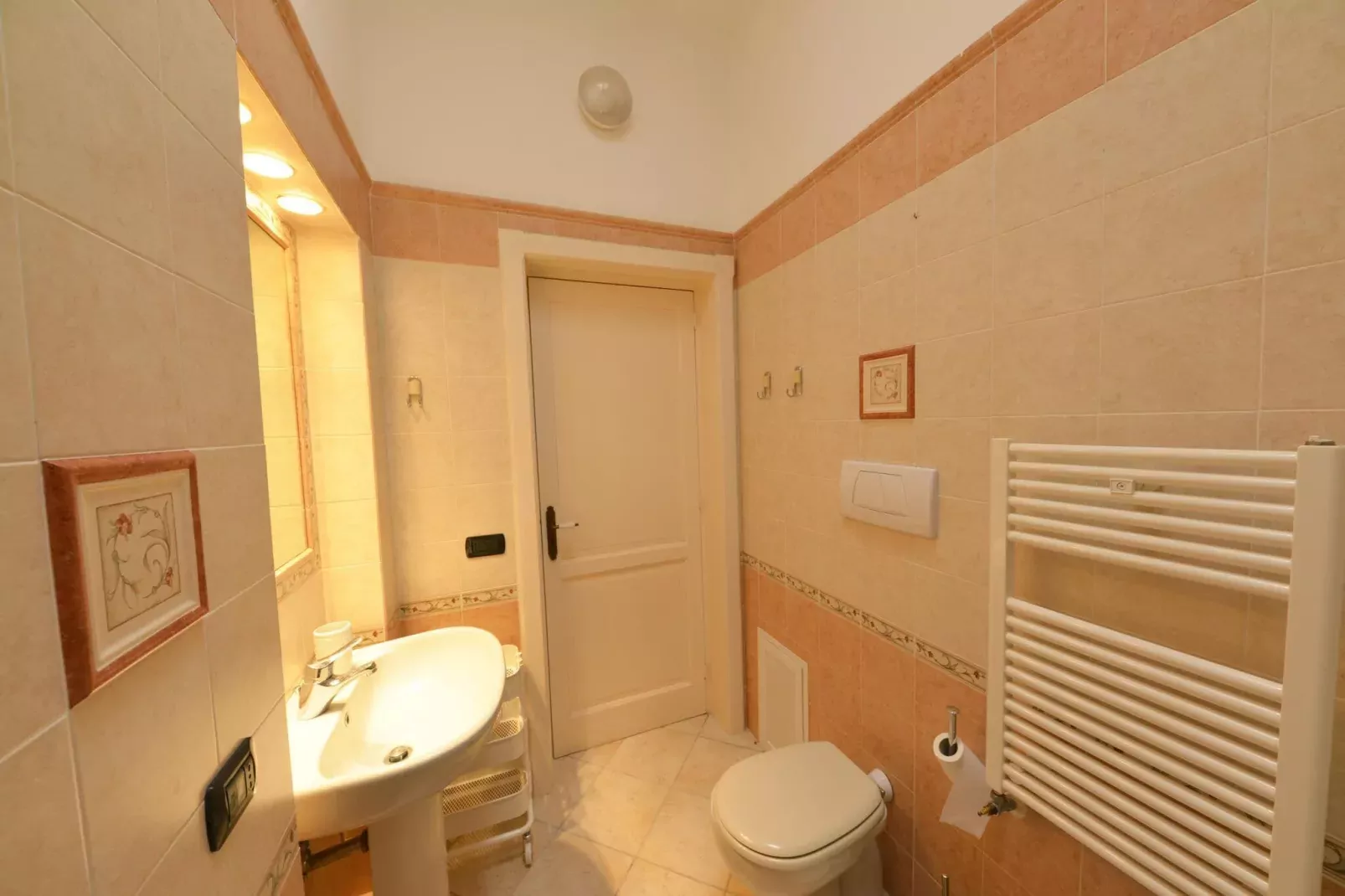 Casa Bianca Einzelhaus fuer 6 Pers mit Privatpool-Badezimmer