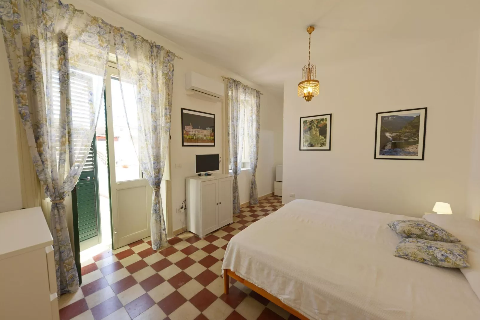 Casa Bianca Einzelhaus fuer 4 Pers mit Privatpool-Bedroom