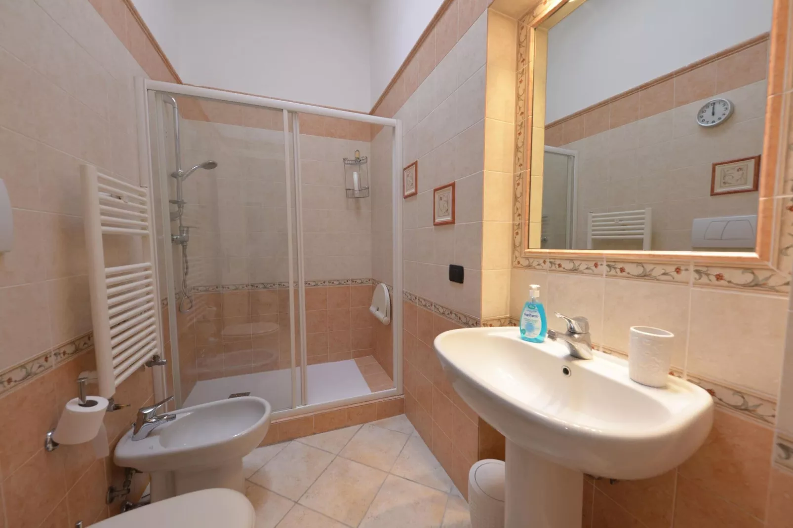 Casa Bianca Einzelhaus fuer 4 Pers mit Privatpool-Bathroom