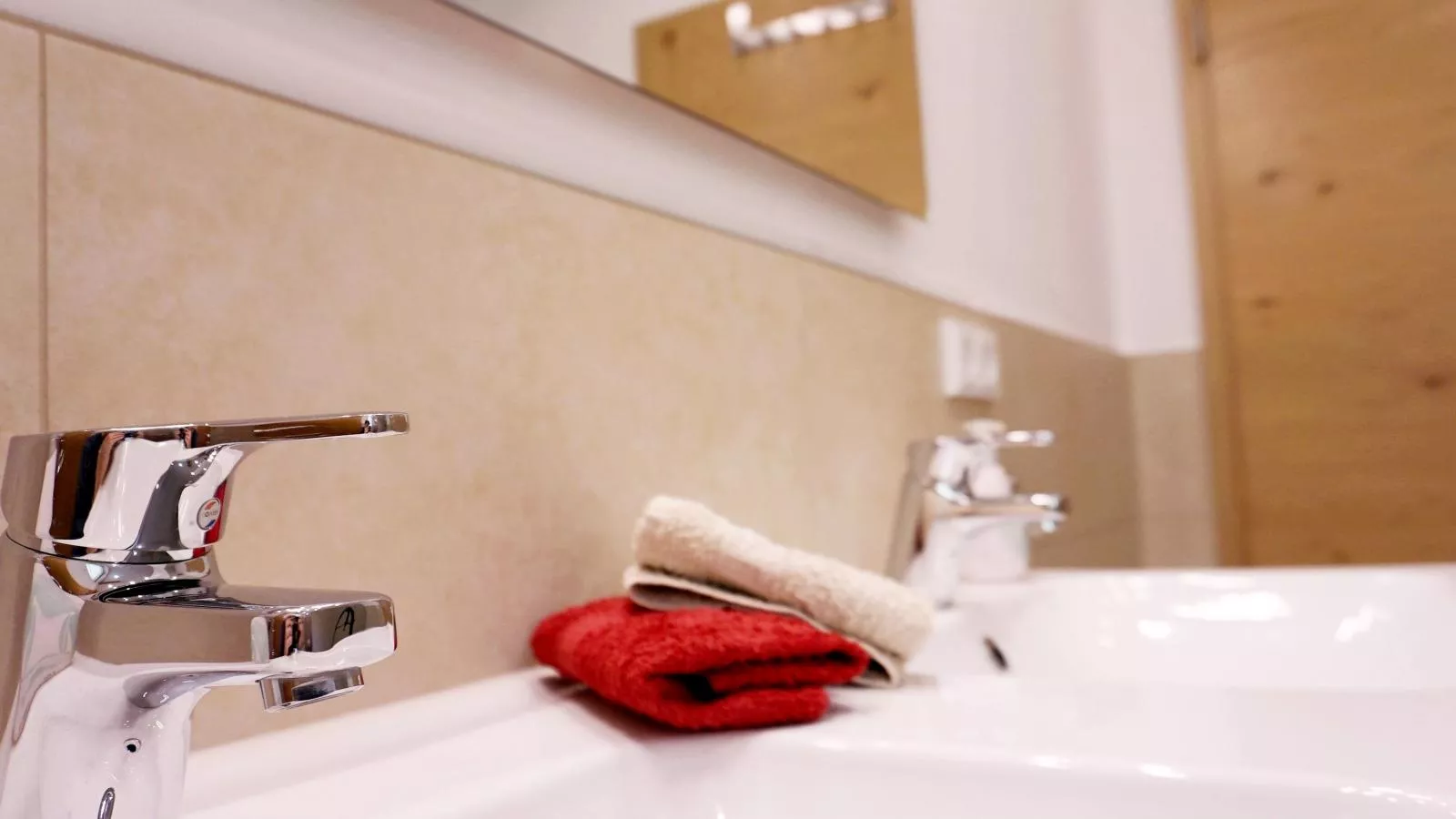 Linden Platzl-Bathroom