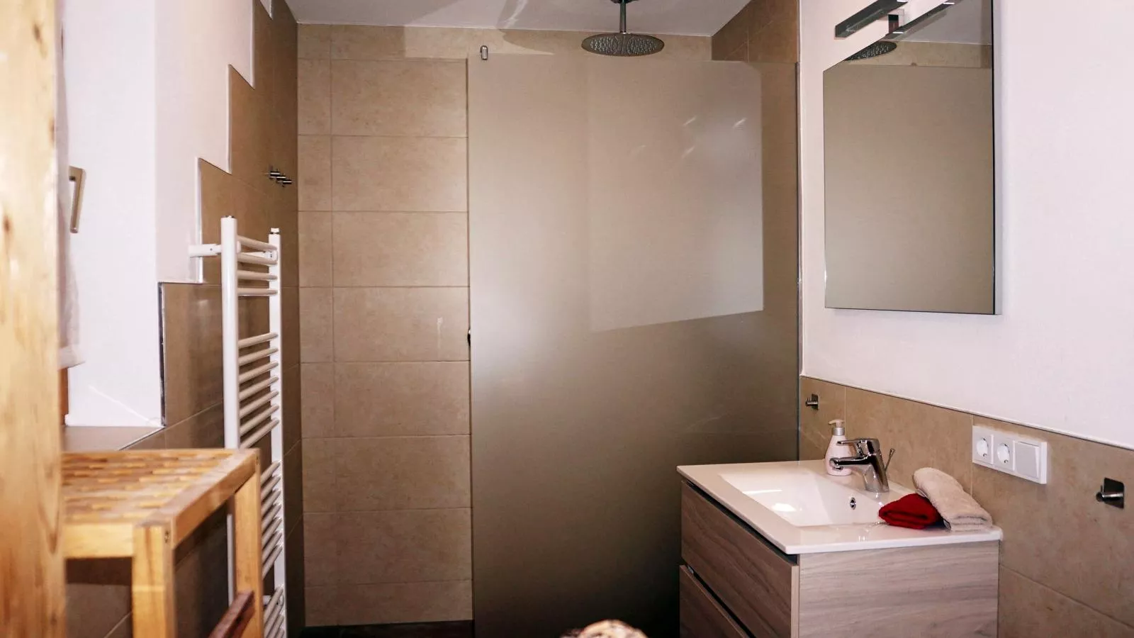 Linden Platzl-Bathroom