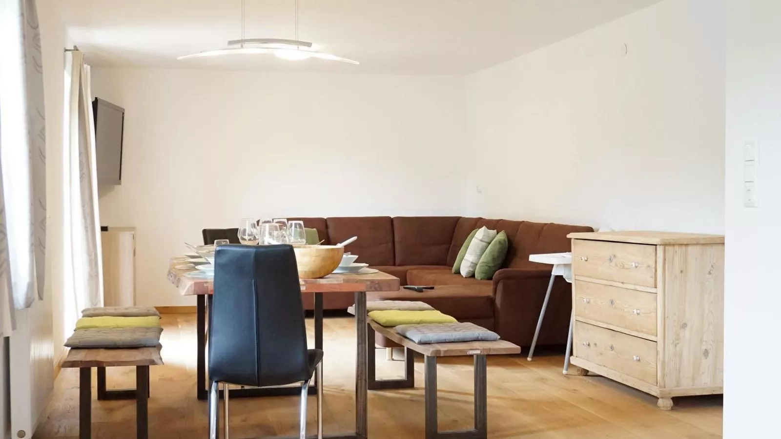 Kraftplatz am Litzlhof-Esszimmer