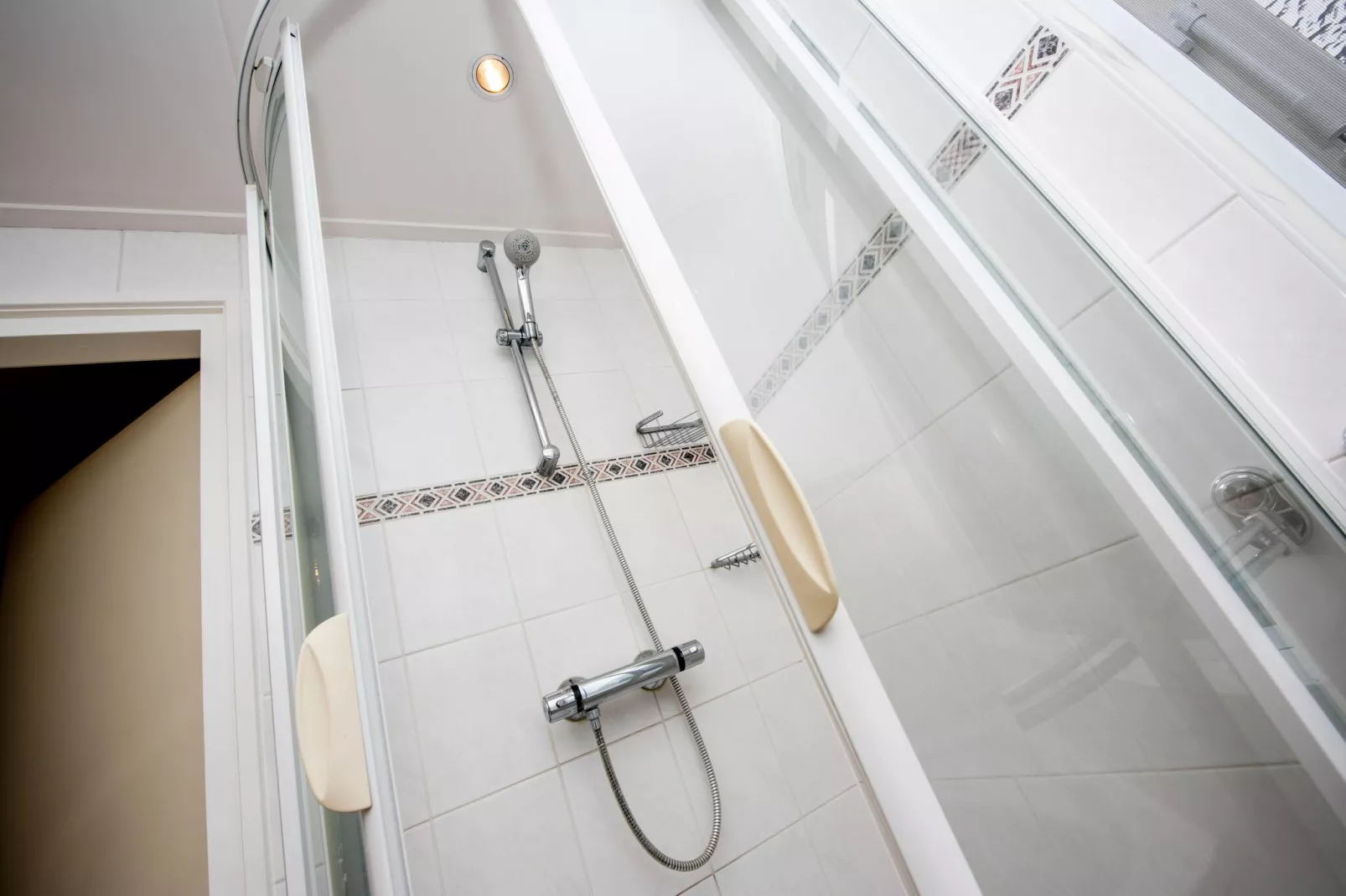Villa aan het water in Terherne-Salle de bain