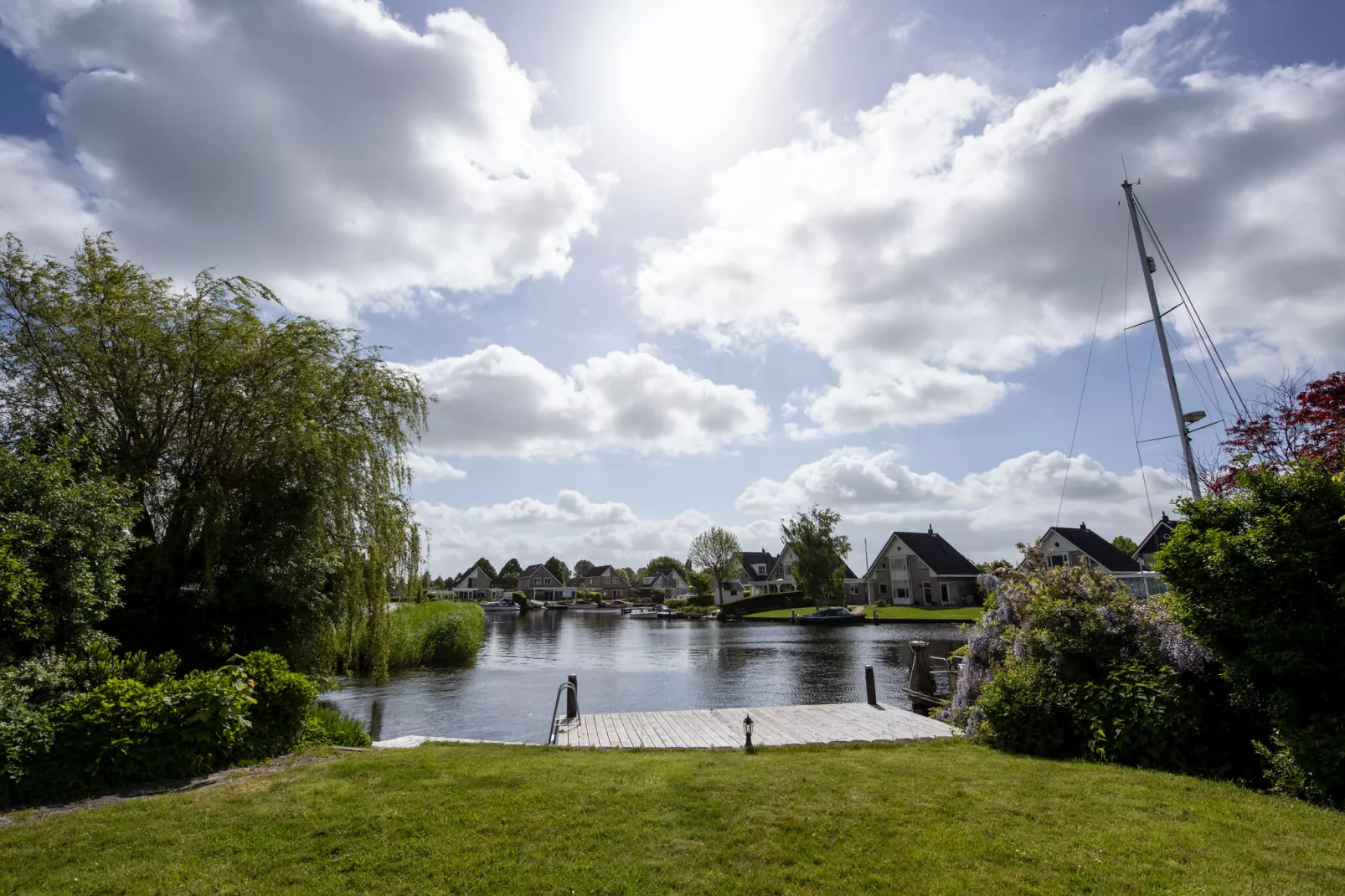 Villa aan het water in Terherne-Jardin d'été