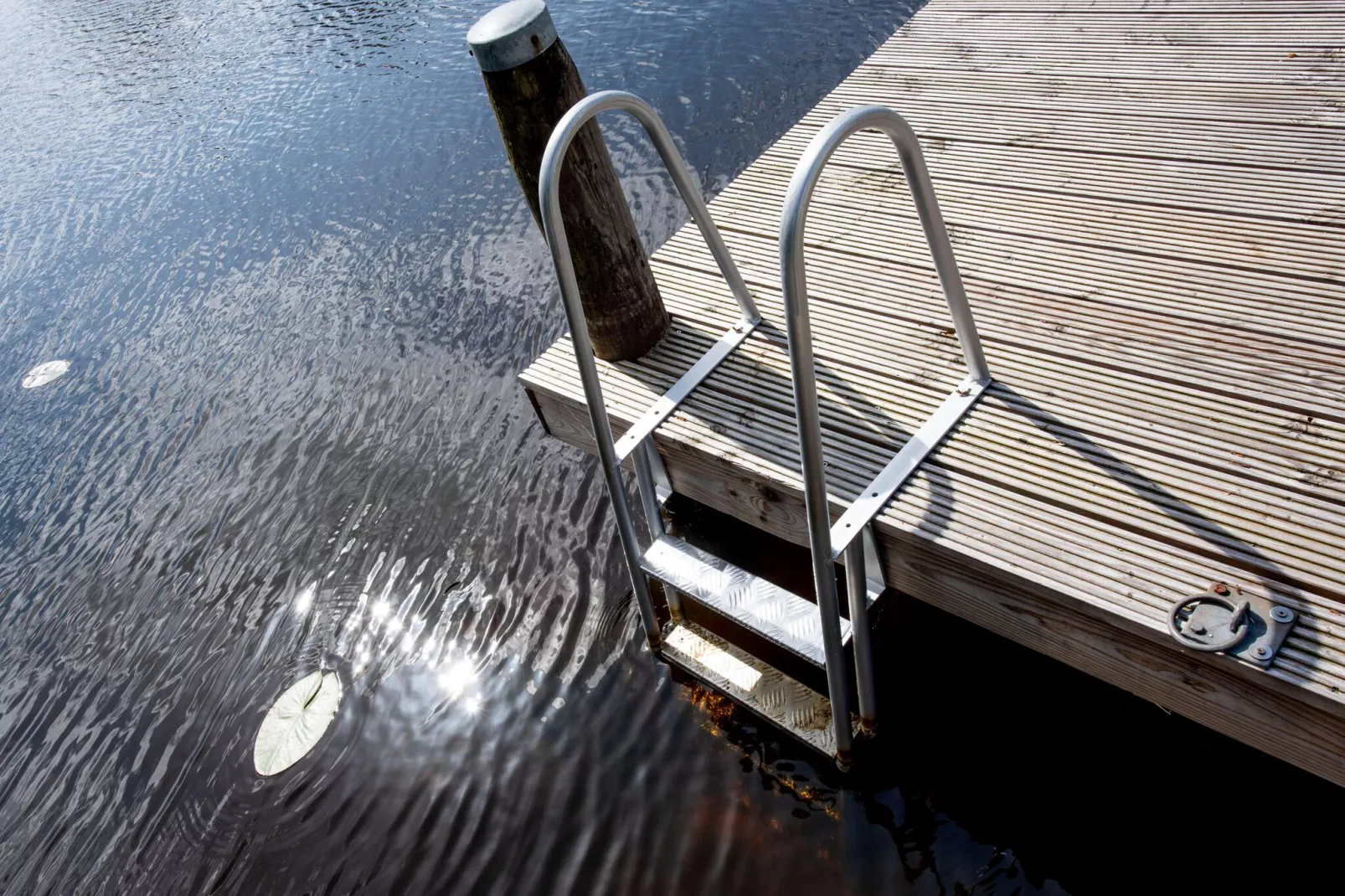 Villa aan het water in Terherne-Installations