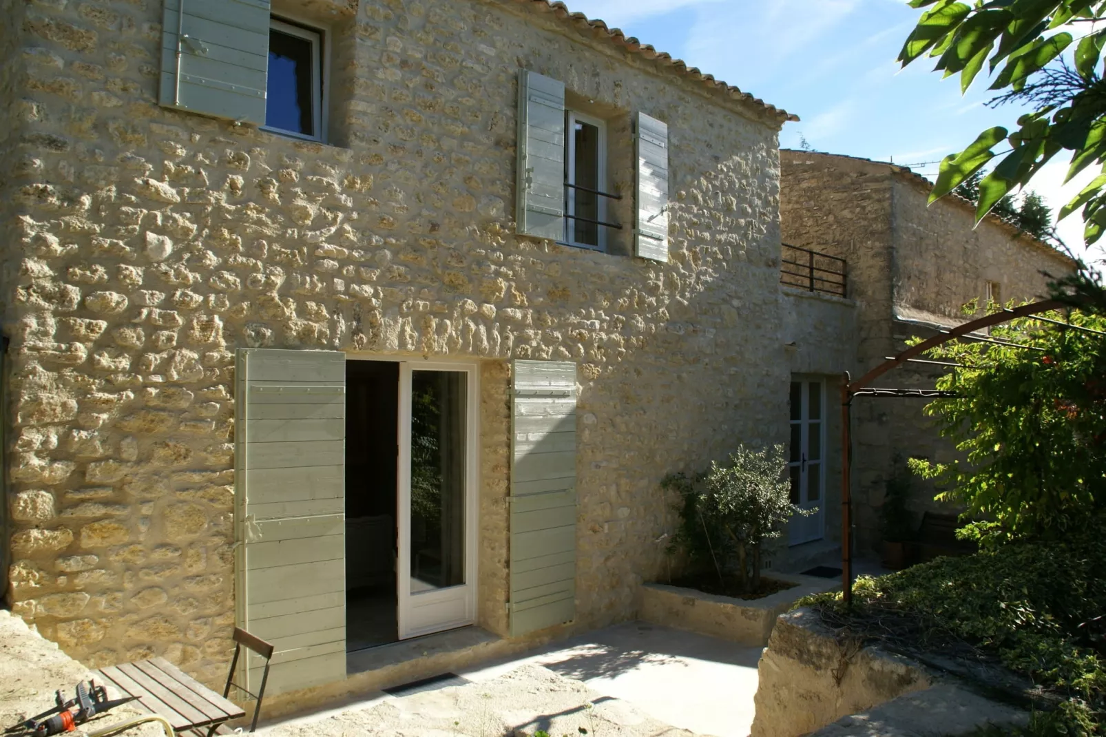 Repos-Exterior summer