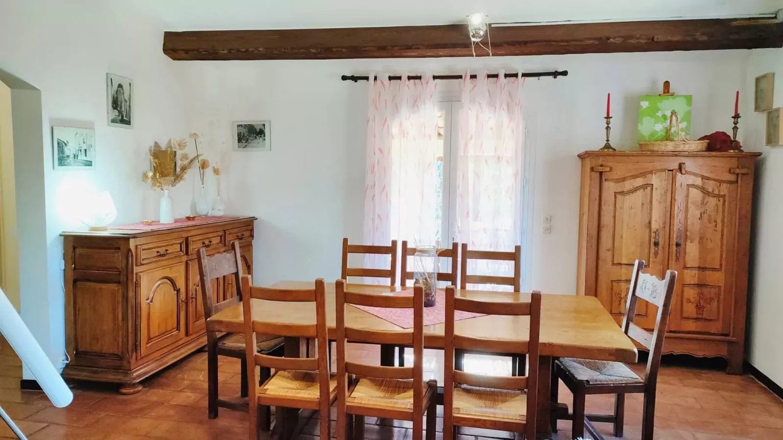 Villa Nycou-Salle à manger