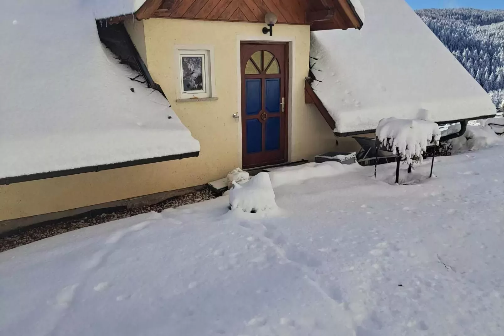 Schröllhütte-Außenbereich Winter