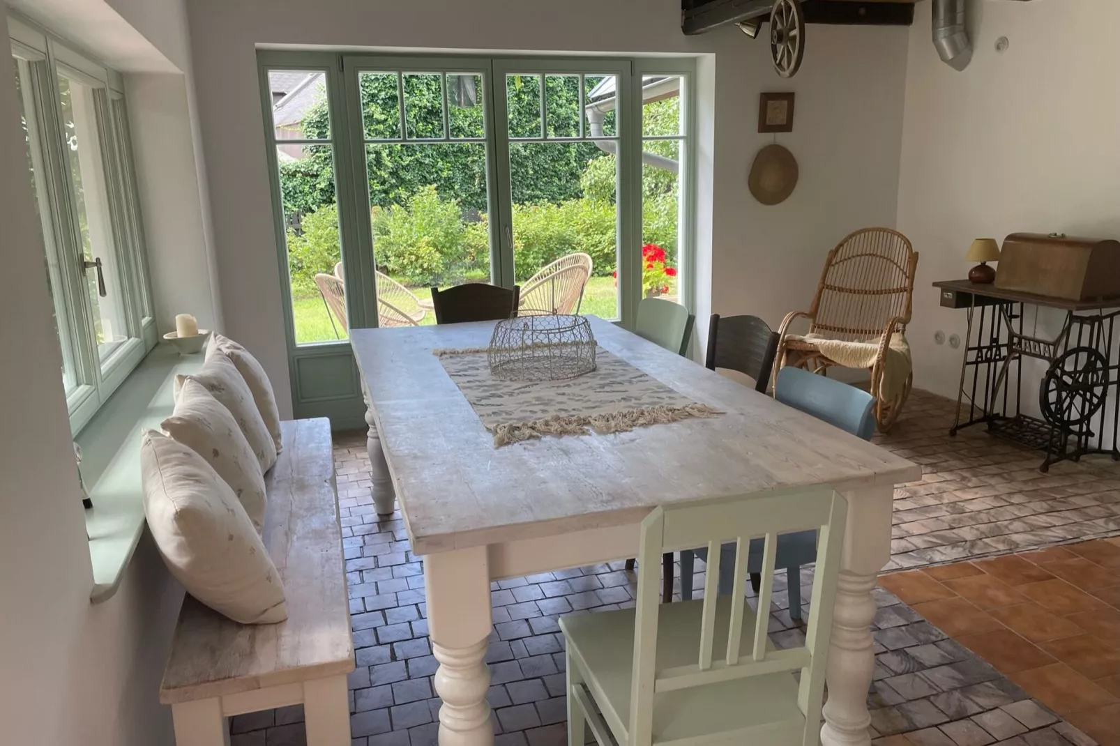 Jablon-Dining room