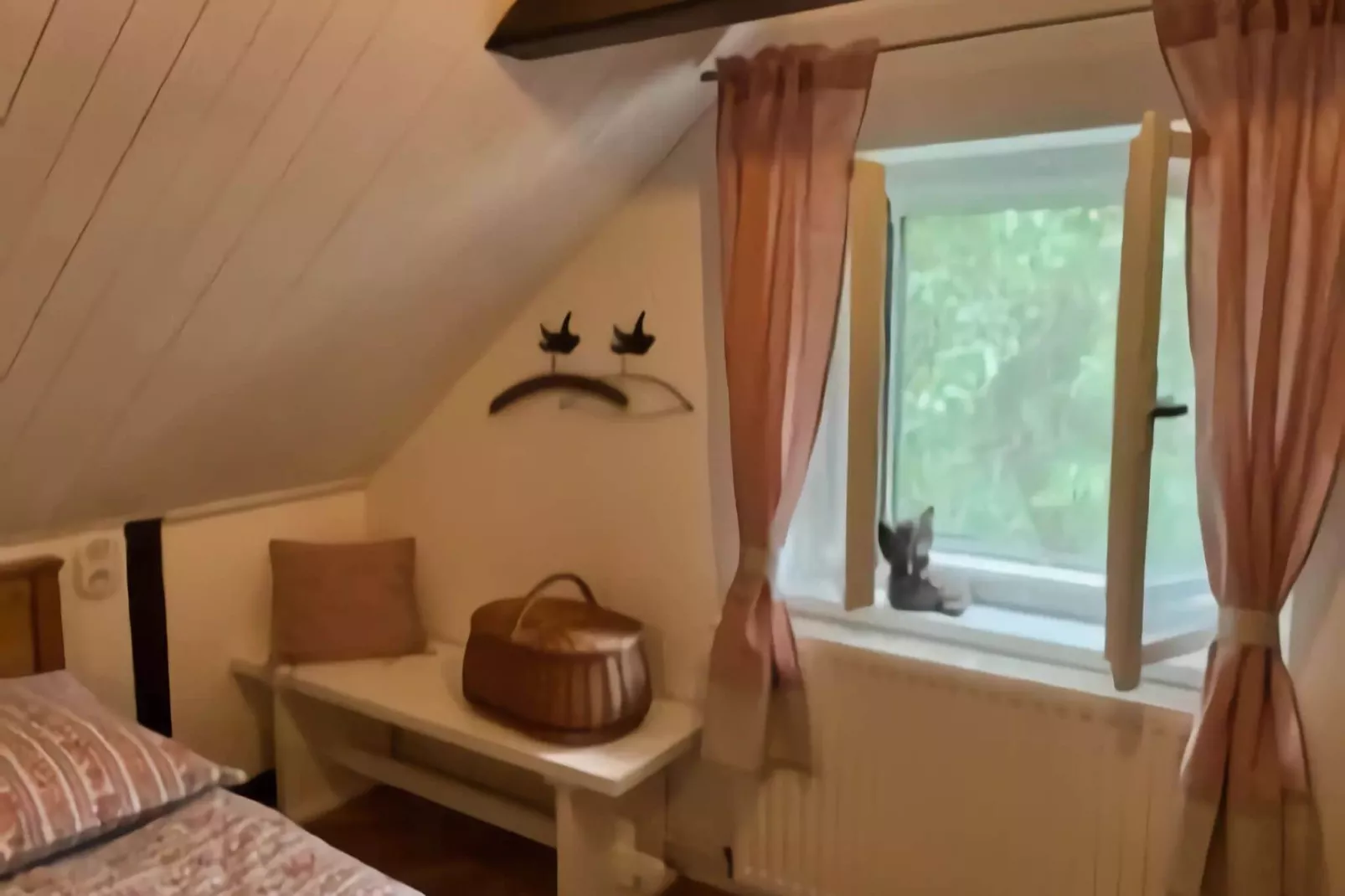 Jablon-Bedroom