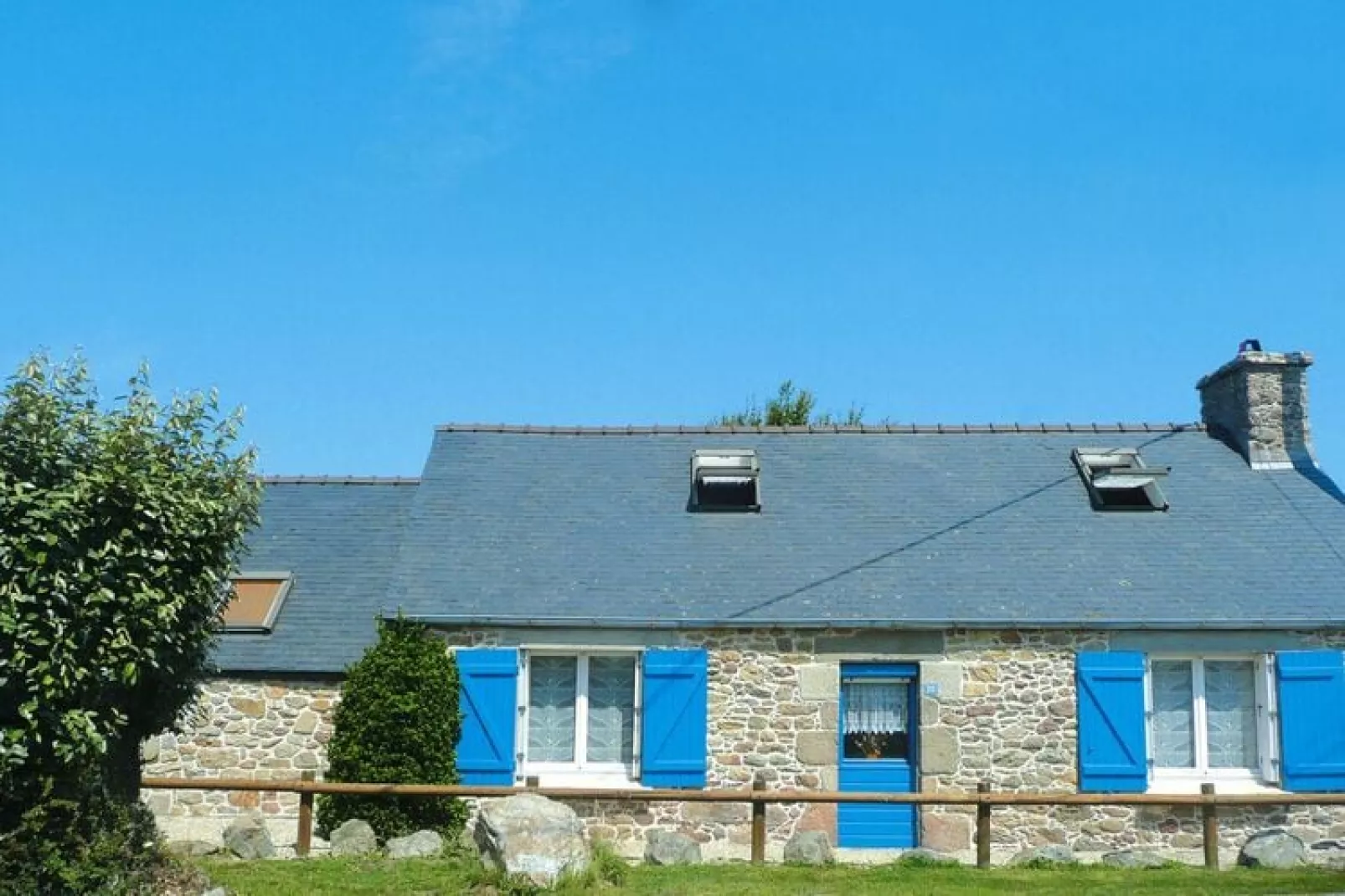 Bretonisches Steinhaus Landéda-Exterior summer