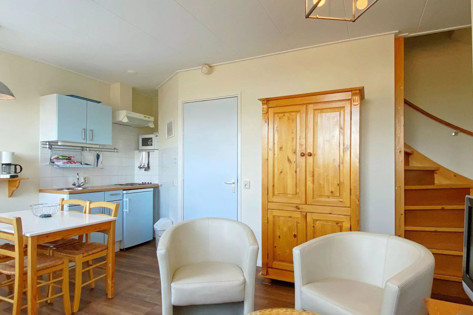 Huize Glory Tijgeroog-Dining room