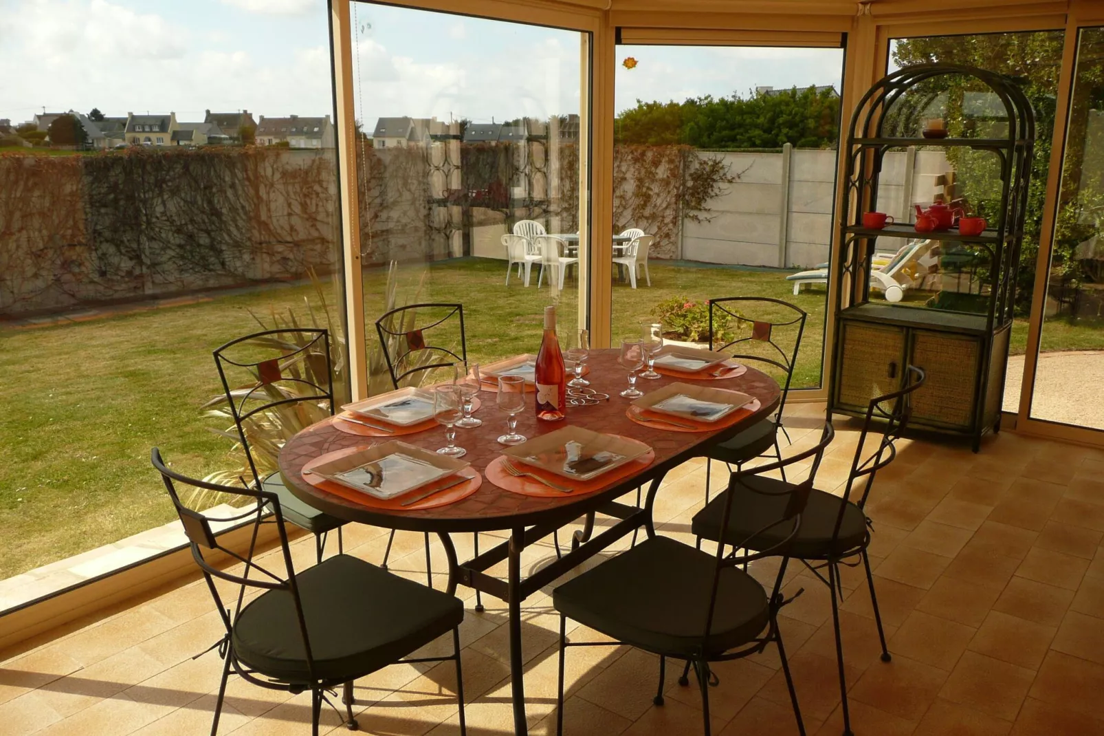 Bretonisches Ferienhaus in Strandnähe Plouescat-Terrassenbalkon
