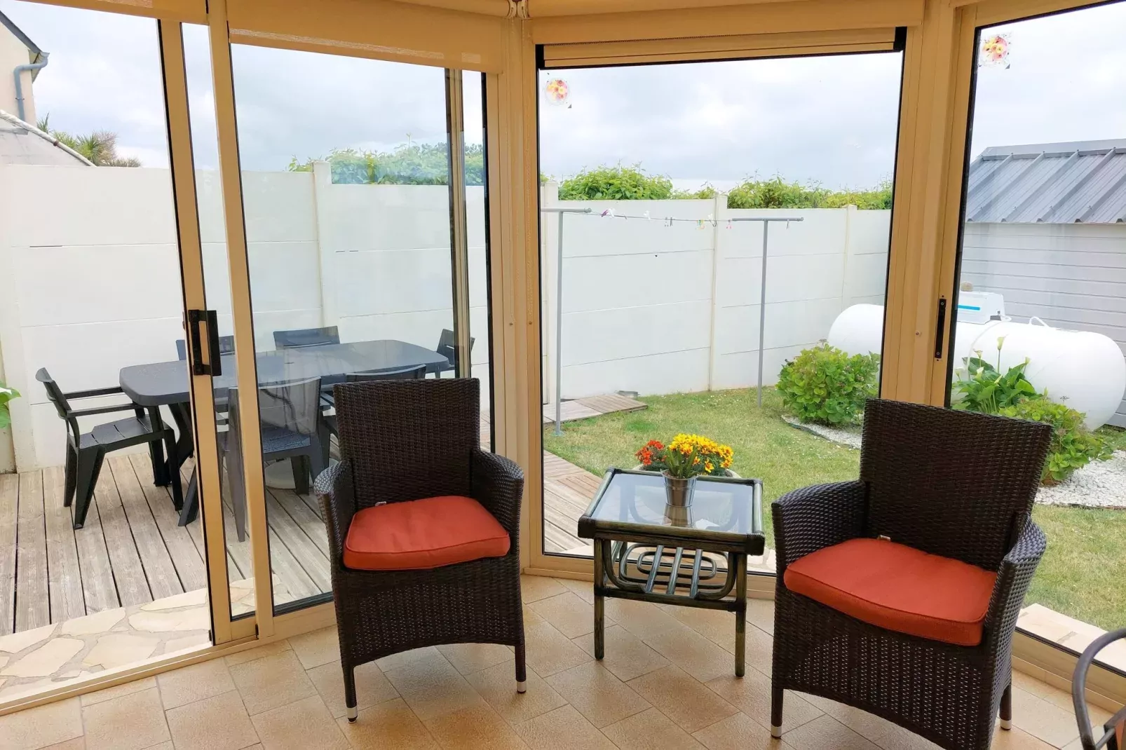 Bretonisches Ferienhaus in Strandnähe Plouescat-Terrassenbalkon