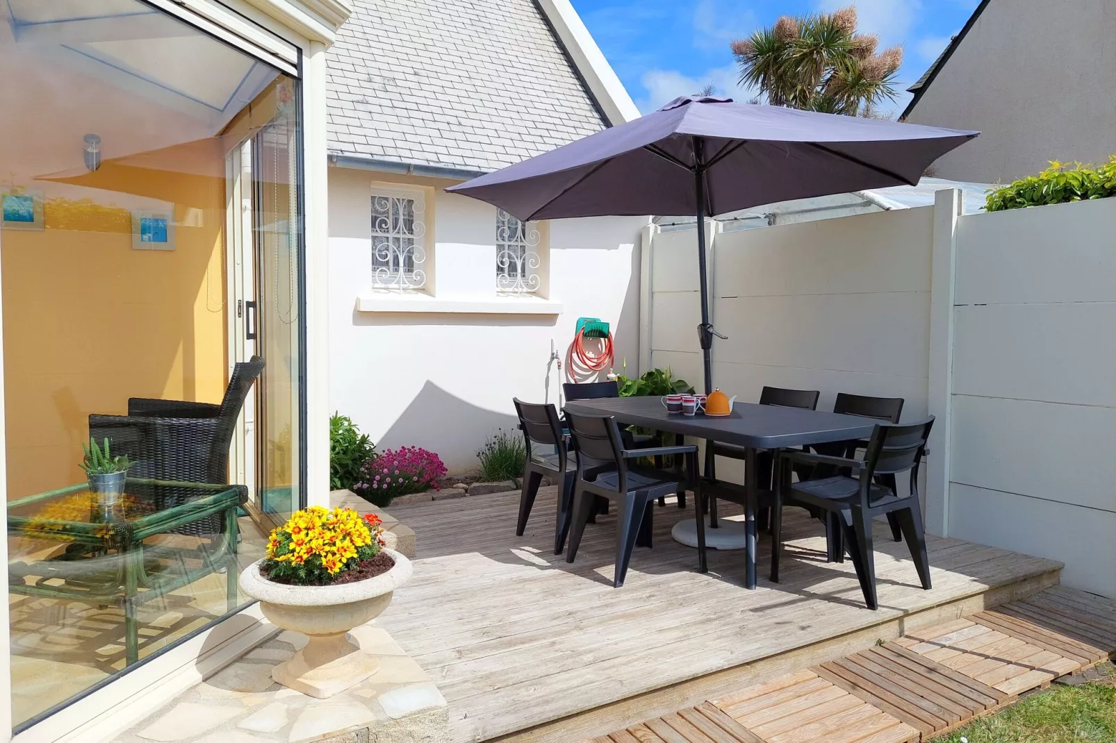 Bretonisches Ferienhaus in Strandnähe Plouescat-Terrassenbalkon