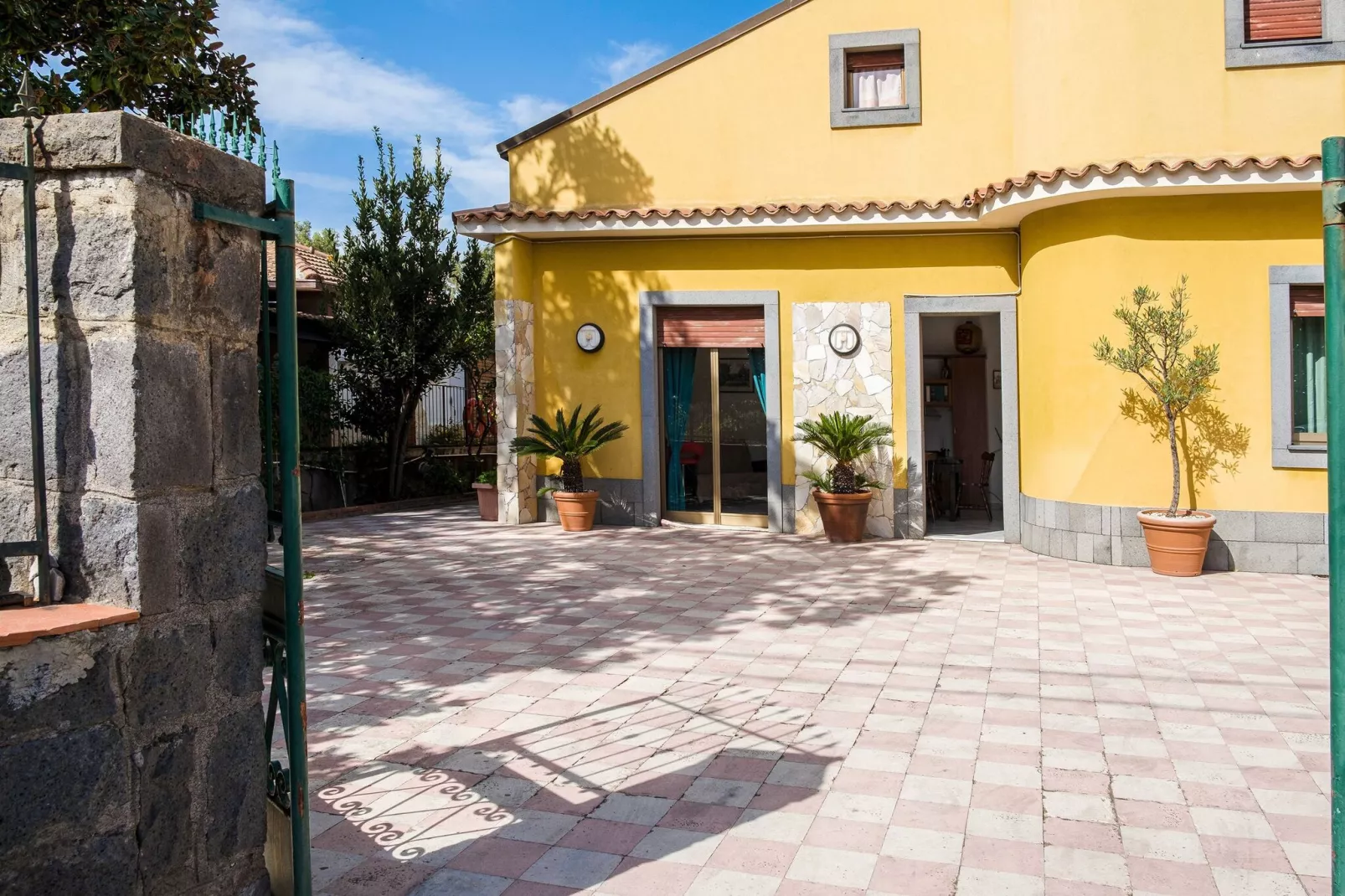 Casa Fassari-Exterior summer