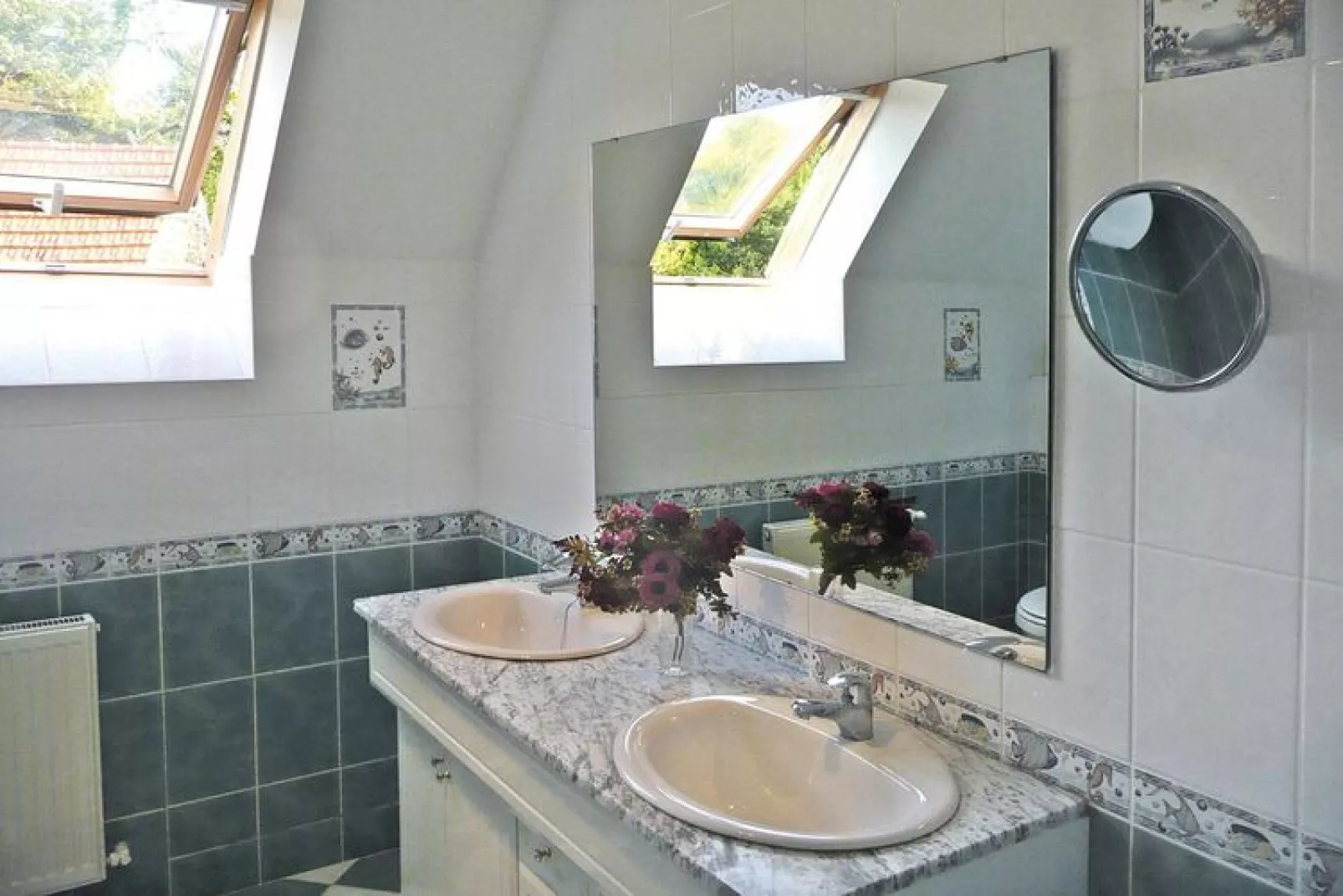 Holiday home Plouégat-Guérand-Bathroom