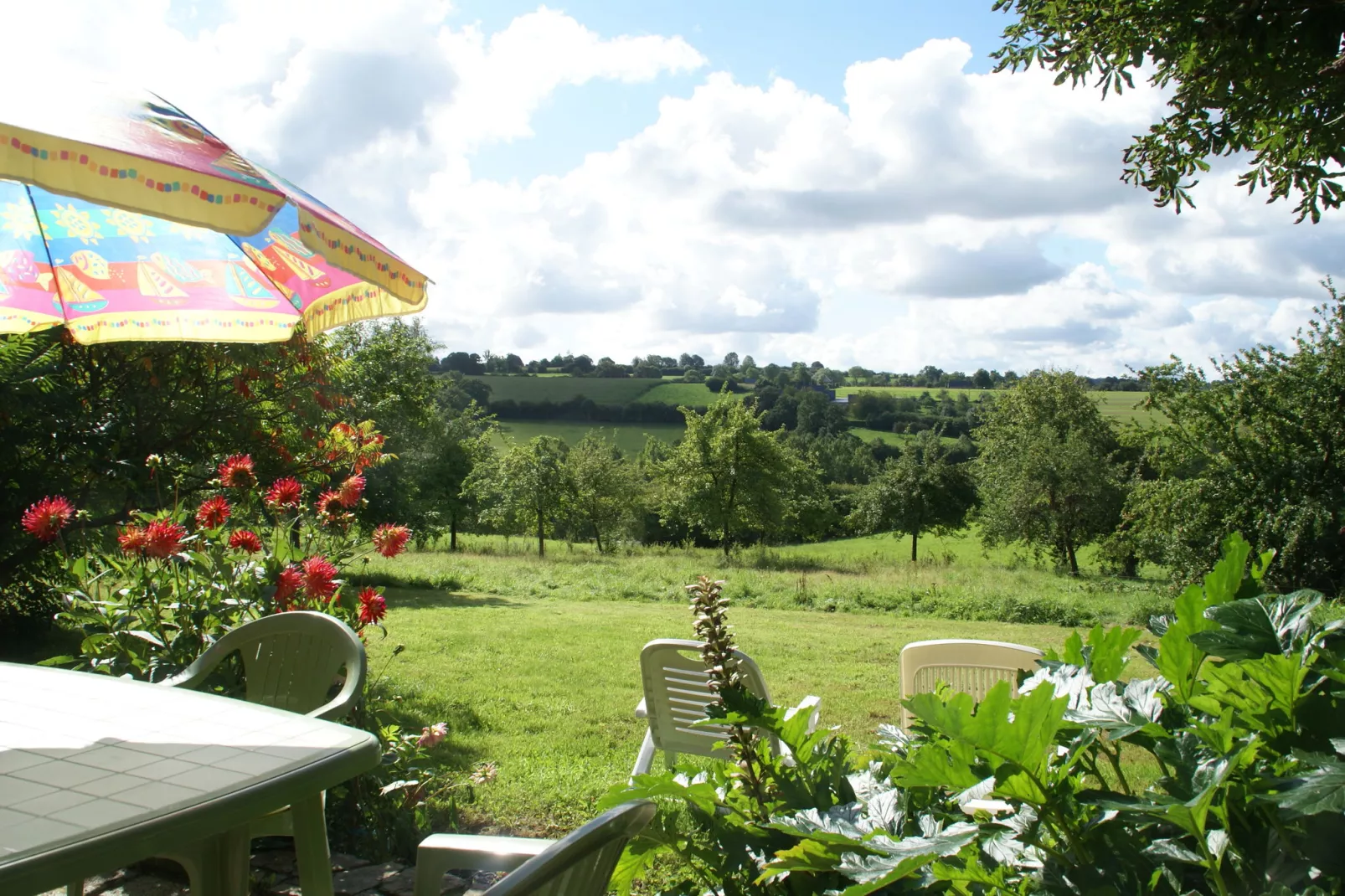 Maison de vacances Guilberville-Aussicht Sommer
