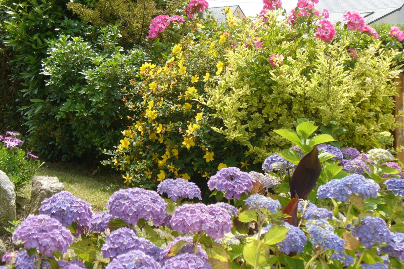 Ferienhaus in Strandnähe Plouarzel-Gardens summer