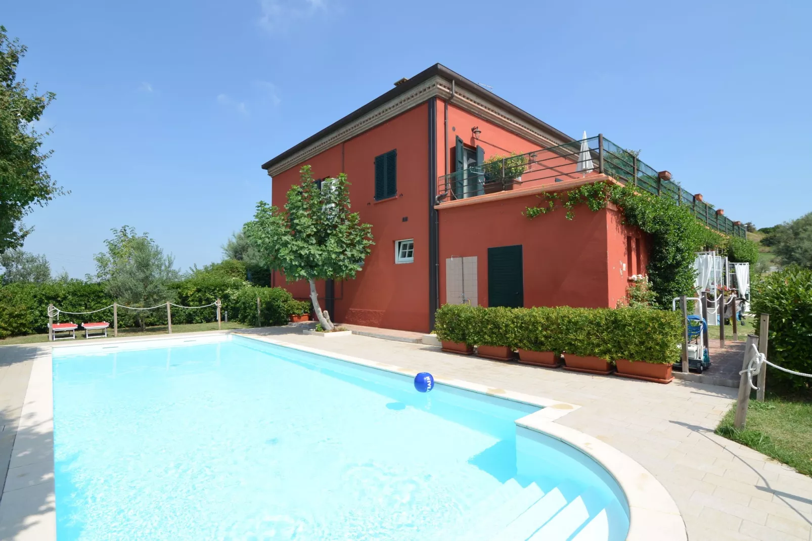 Campo Quattro-Exterior summer