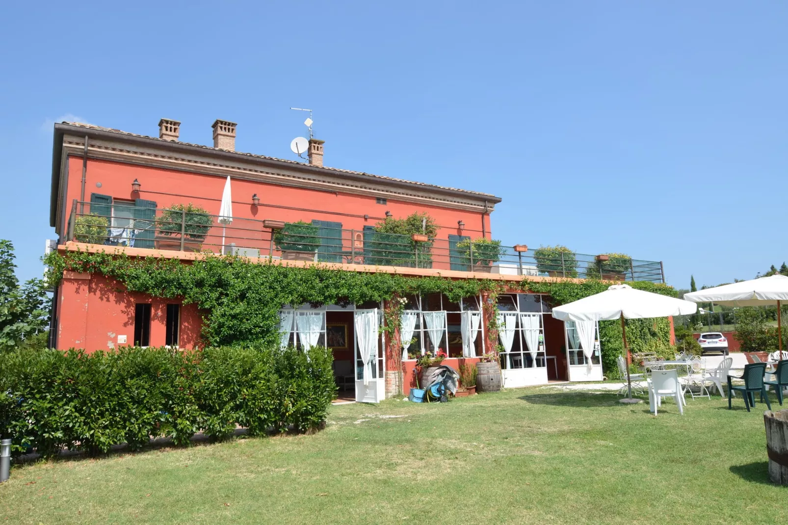 Campo Quattro-Exterior summer