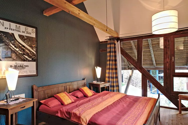 42488-Bedroom